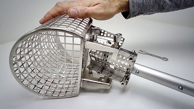 Nokta Premium Sand Scoop Assembly video m