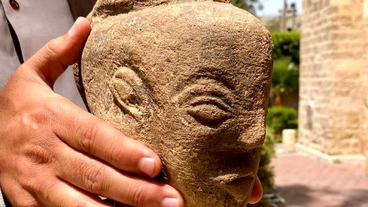 Farmár našiel 4500 rokov starú sochu bohyne