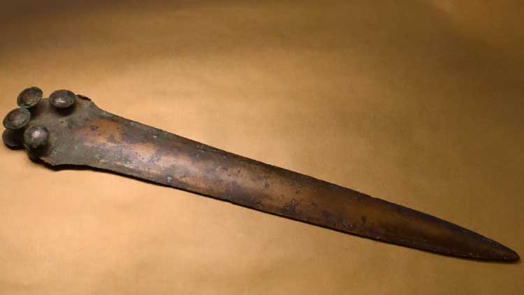 Mečík nájdený v rieke Váh pri Hlohovci