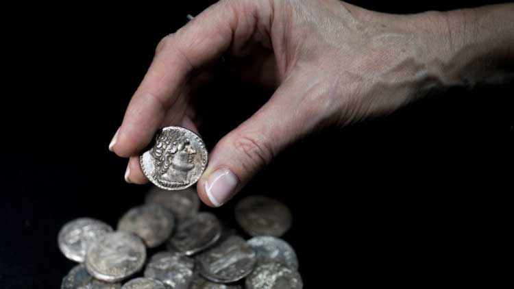 15 strieborných mincí, ktoré dokazujú príbeh Chanuky